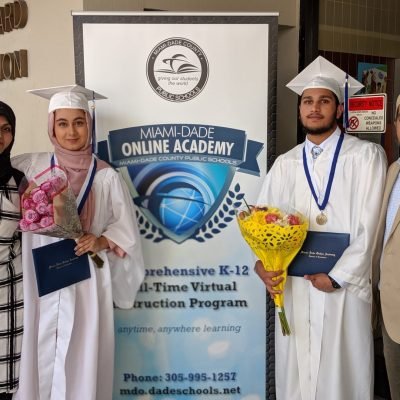 00100dPORTRAIT_00100_BURST20190530111438363_COVER-1440x1080